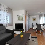 Dora Appartement *