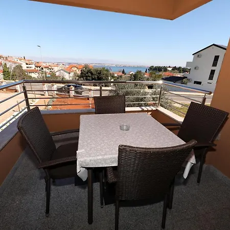 Dora Apartmán Preko