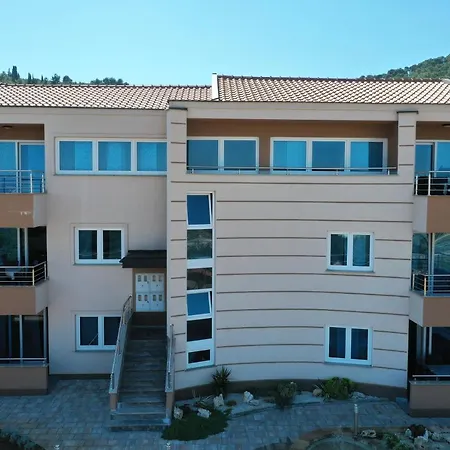 Dora شقة بريكو