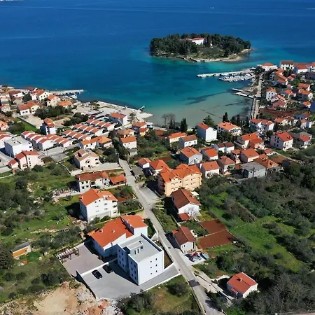 Appartement Dora *
