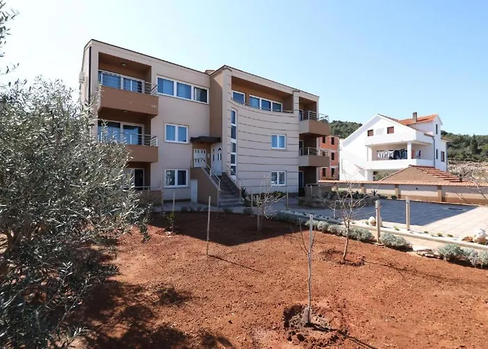 Διαμέρισμα Dora *